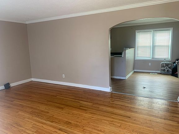 4th image of 4202 Fountain Ave