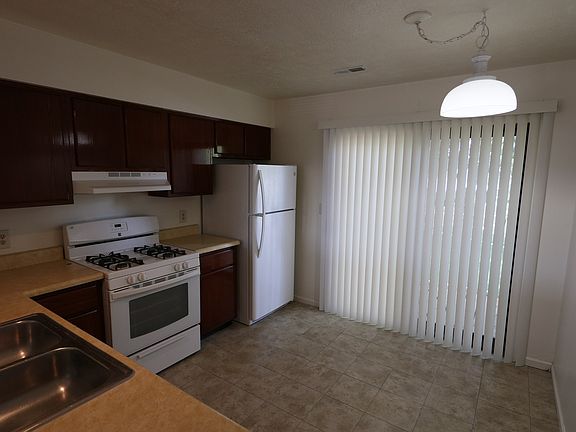 4th image of 1606 S 16th St APT 9
