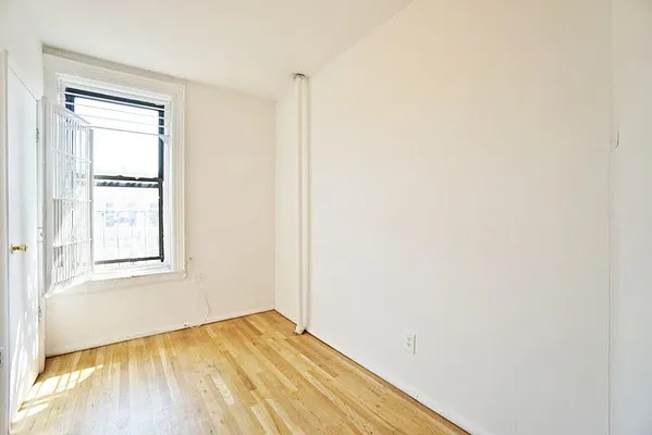 Rented by Best Apartments North Inc | media 25