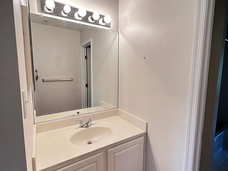 13027 Town Commons Dr — Photo 24