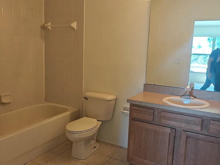 1050 Sleepy Oak Dr — Photo 9