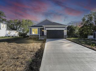 525 Ashwood Rd, Columbus, OH 43207