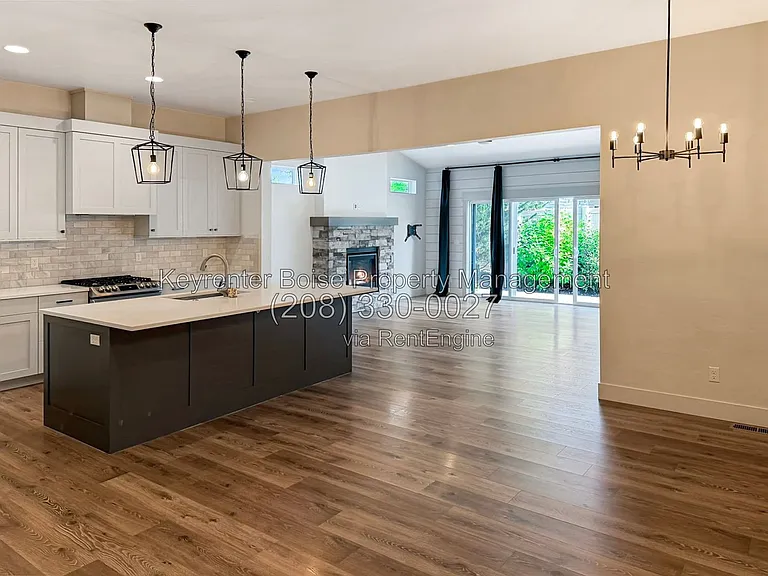1440 W Cerulean St — Photo 4