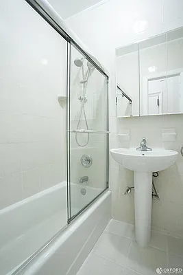 Rented by Oxford Property Group | media 10