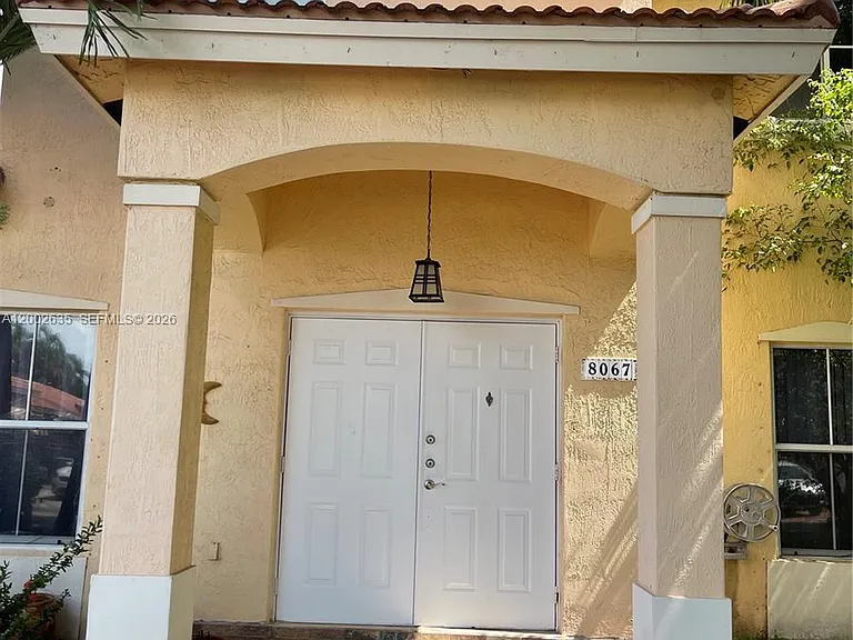 8067 NW 199th Ter — Photo 31