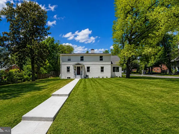 6420 Spring Ter, Falls Church, VA 22042