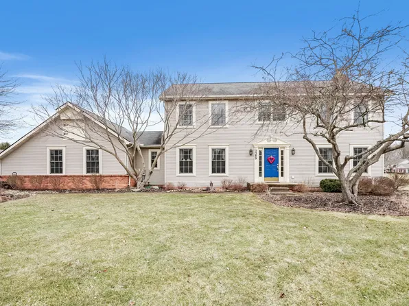 2289 Cumberland Dr, Brighton, MI 48114