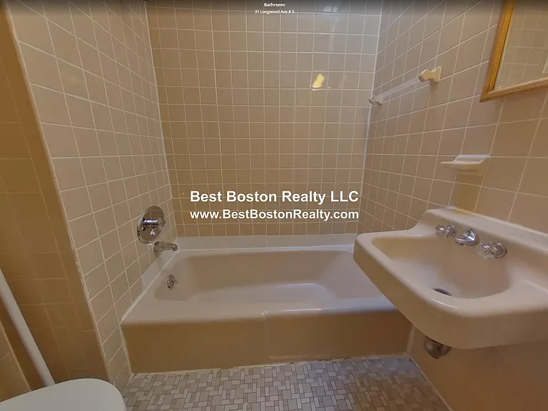 31 Longwood Ave #4 — Photo 2