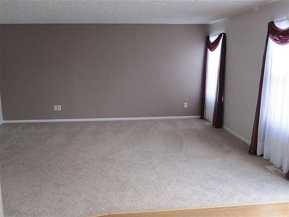 3rd image of 8121 Bertwood Ct