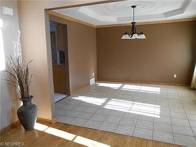 5th image of 596 Oakcrest Dr
