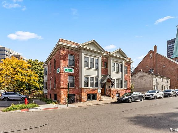 2nd image of 1450 6th St #D