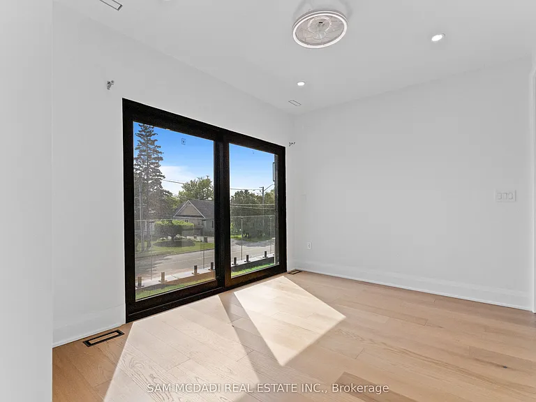 9 Earl St — Photo 28