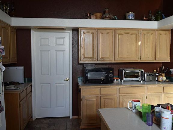 3rd image of 245 NE Columbia River Ln