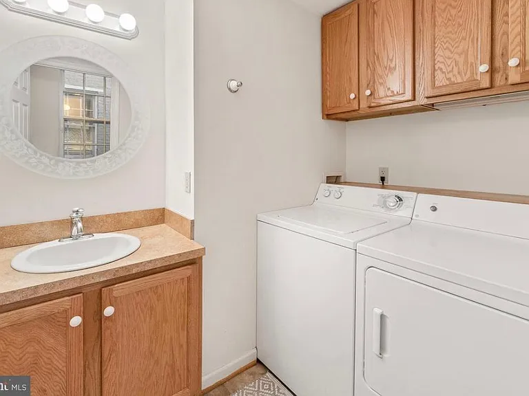 115 S Market St — Photo 8