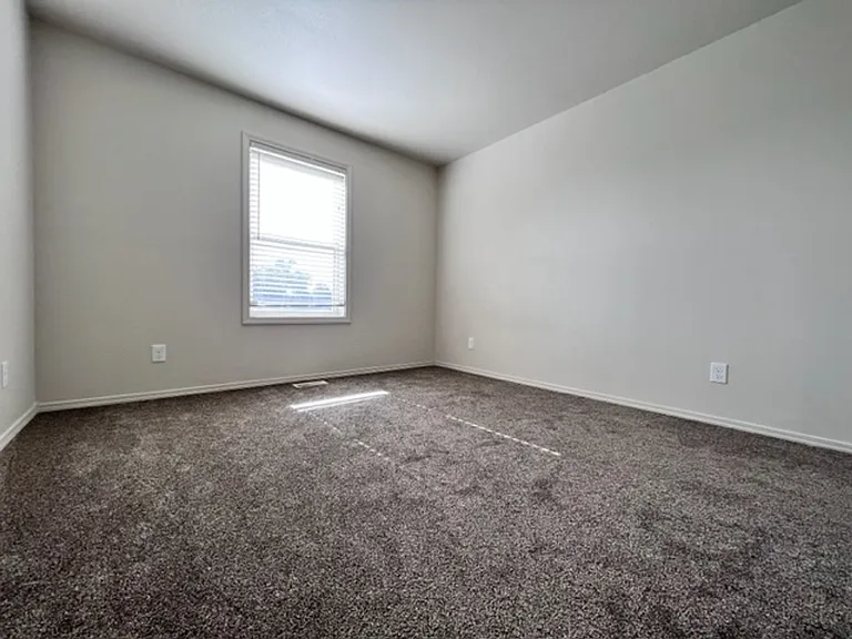3134 N Blue Springs Ave — Photo 34