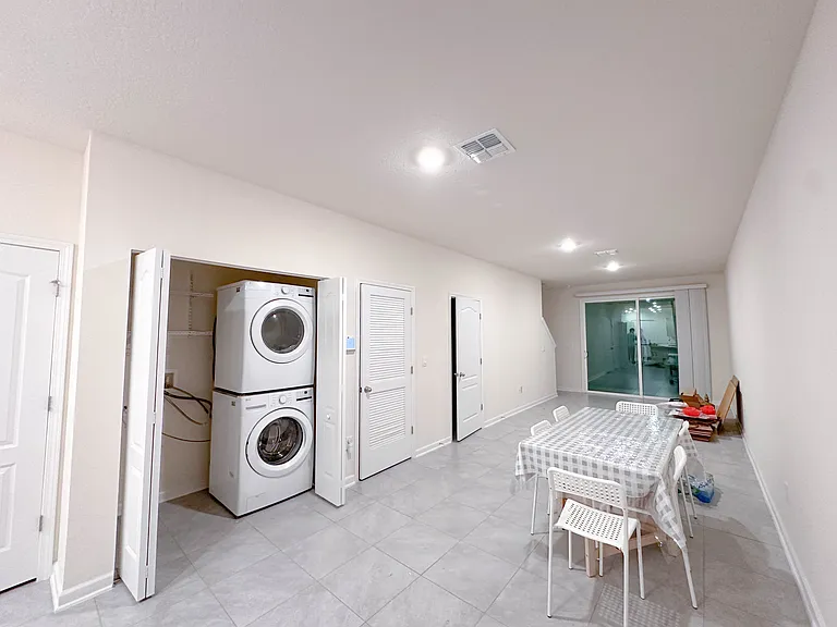 4096 Oak Mill Rd — Photo 3