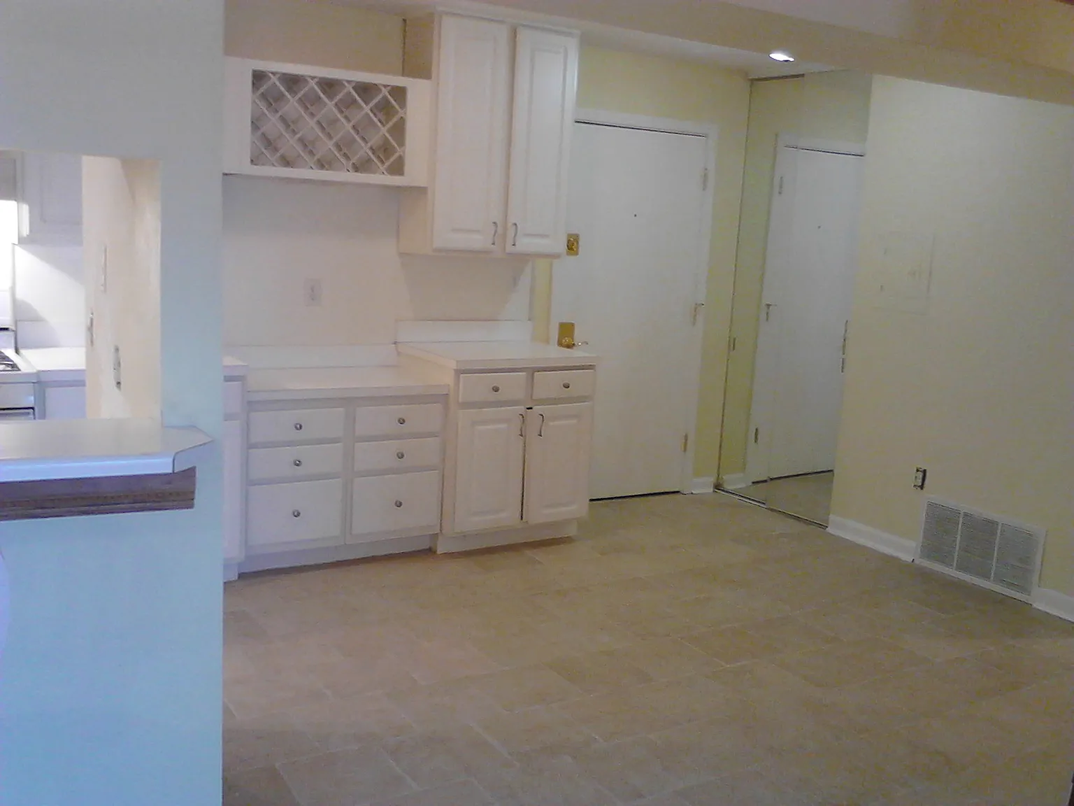 1925 Tall Oaks Dr — Photo 2