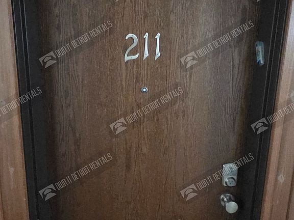 3rd image of 2915 John R St