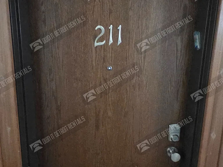 2915 John R St — Photo 3