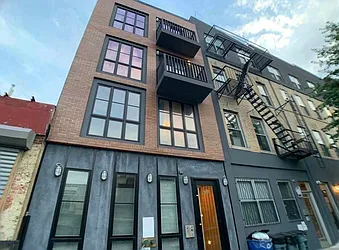 Rented by Tapiro Realty