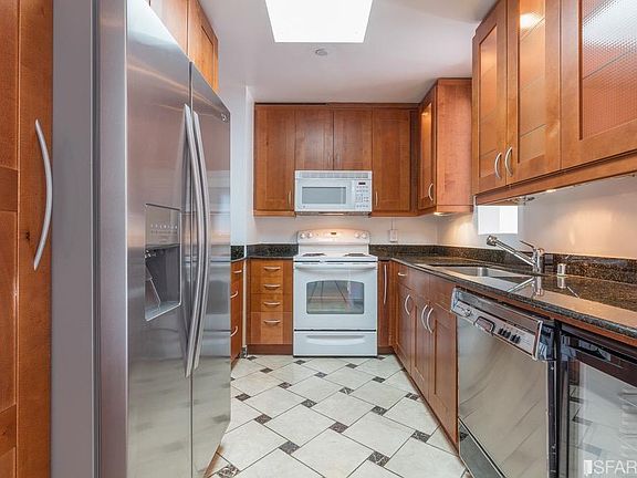 5th image of 333 Bush St APT 3703