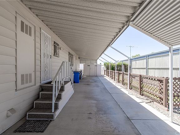 4th image of 1525 Oakland Ave #43