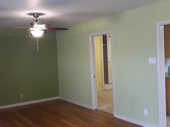 3rd image of 302 Timberlane Dr