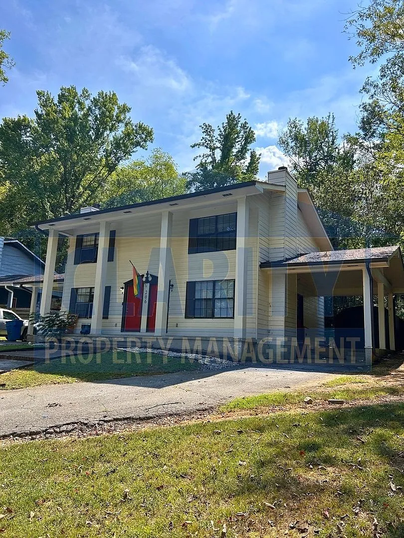 Two-bedroom townhome in Chattanooga! — Photo 1