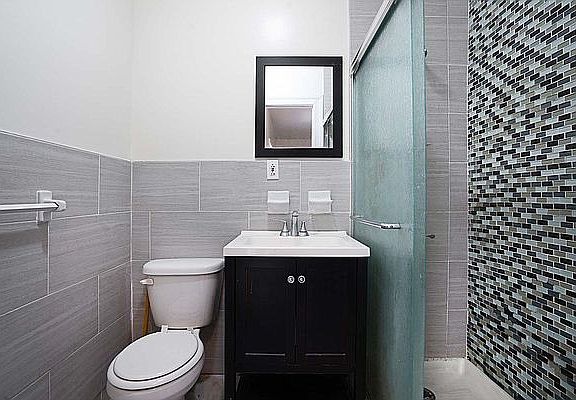 5th image of 250 E 117th St APT 2D