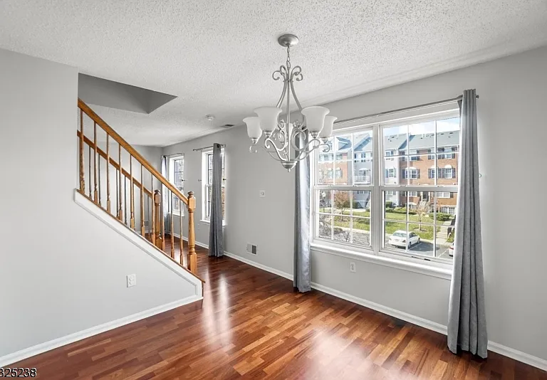 100 Callahan Ct — Photo 11