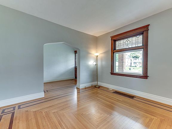 4th image of 3842 Floral Ave Floor 1