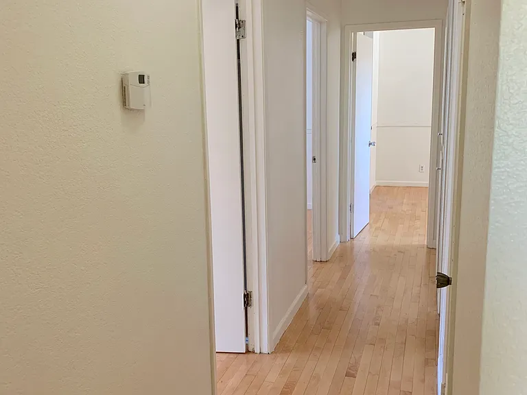 1420 Aster Dr — Photo 4