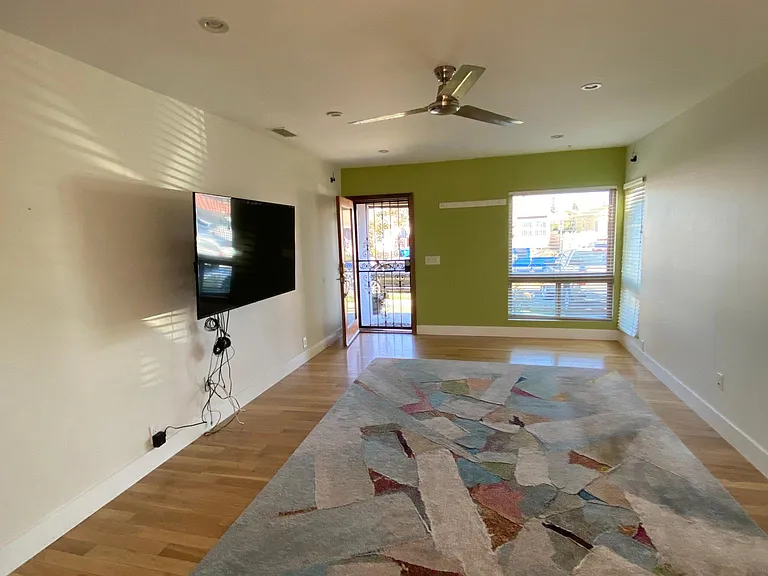 2733 S Spaulding Ave — Photo 10