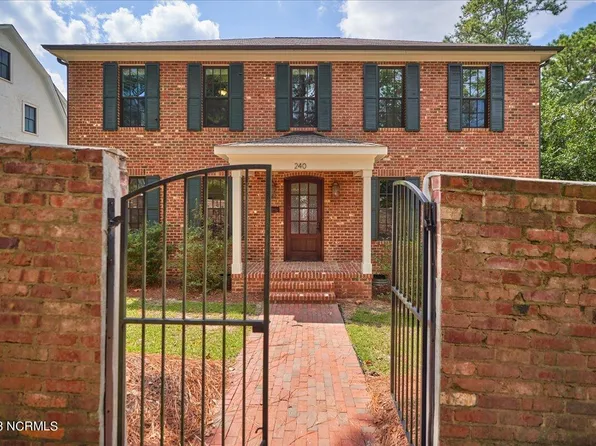 240 E Pennsylvania Avenue, Southern Pines, NC 28387