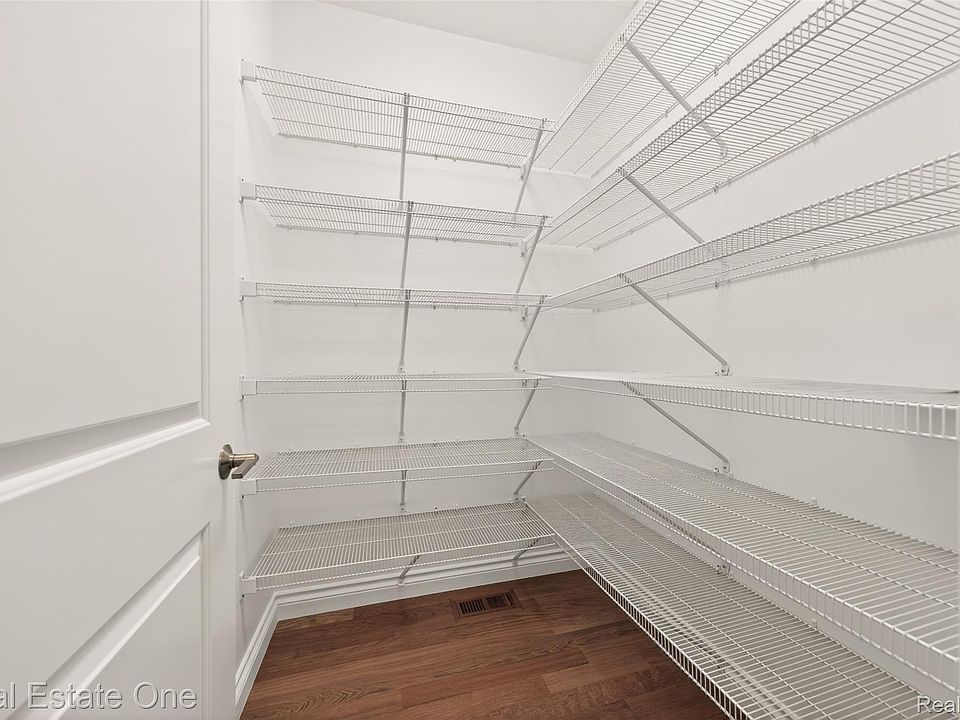 4702 Mankato Ave, photo 23