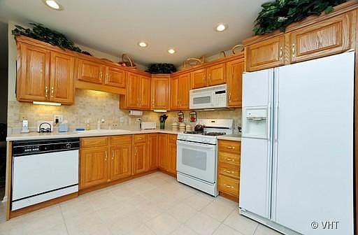 3rd image of 7 N Regency Dr E