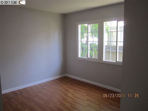5th image of 2728 Ohio Ave