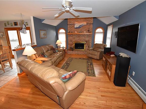 2nd image of 542 Trails End Ct