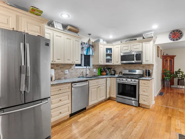 105 Kaechele Place, Bridgeport, CT 06606