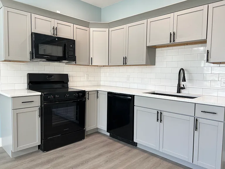 1007 N Florida Ave — Photo 2