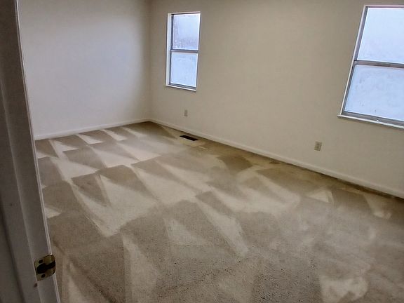 3rd image of 890 Georgia Cir NW