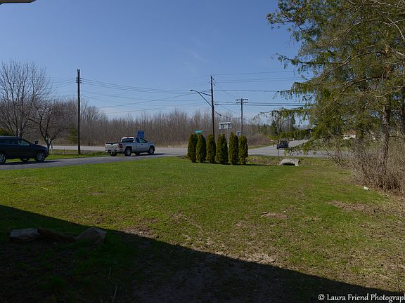 5th image of 12199 Genesee St