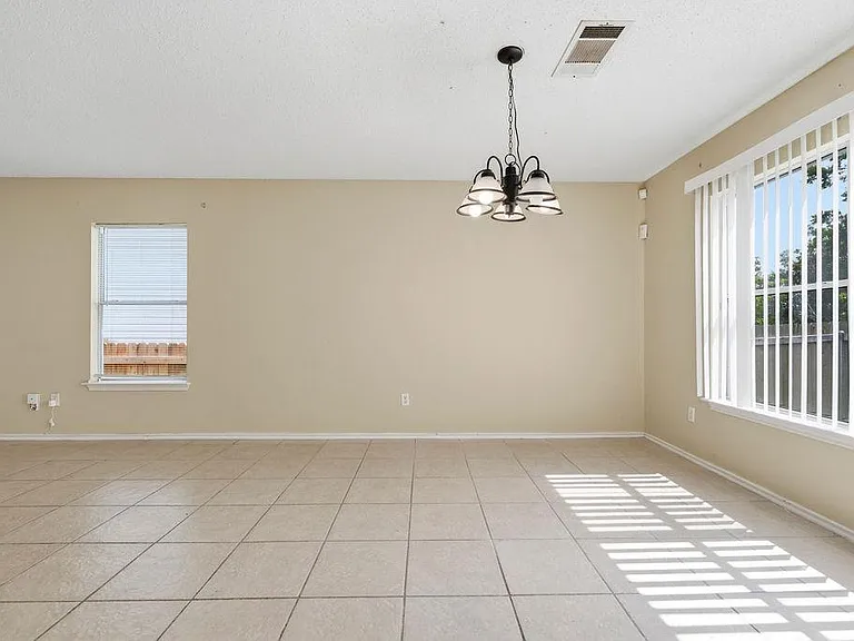 1109 Bradbury Ln — Photo 14
