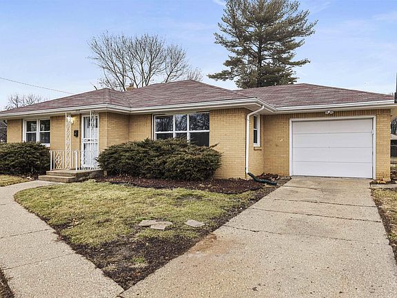 2nd image of 1025 Ogilby Rd