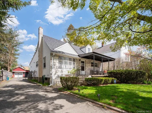 16 W Maltbie Avenue, Suffern, NY 10901