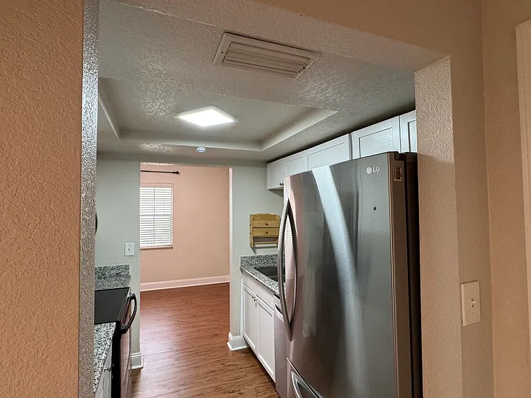 205 Lewfield Cir #205 — Photo 6