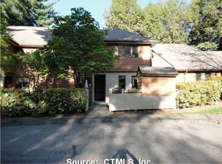 17 Font Hill Park, Bloomfield, CT 06002