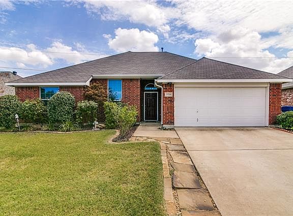 2nd image of 2710 Simmons Dr