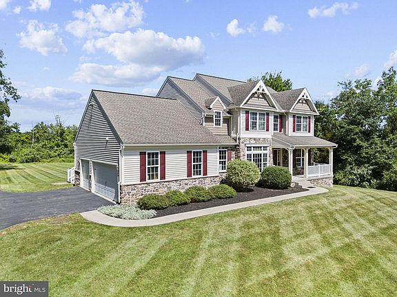 2nd image of 116 Homestead Ln
