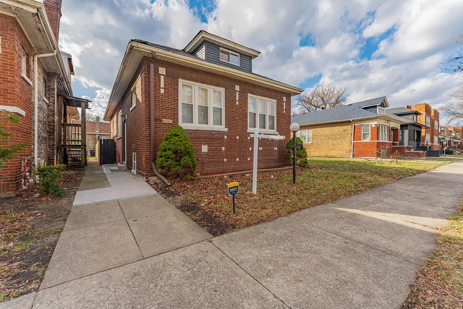 7554 S Perry Ave photo 1